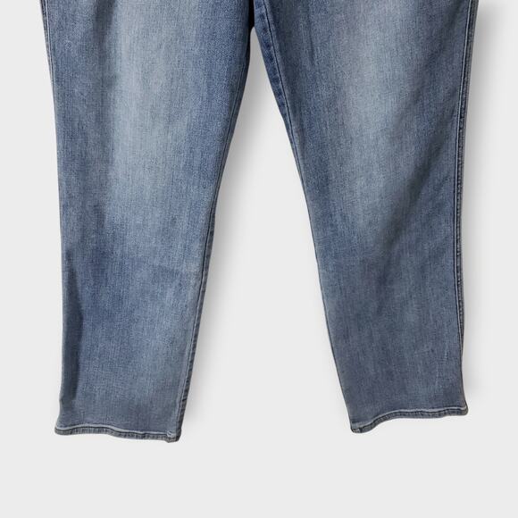 Judy Blue Parkersburg Mid Rise Dad Straight Jean Sz 15/32 Light Wash Distressed - Picture 3 of 16